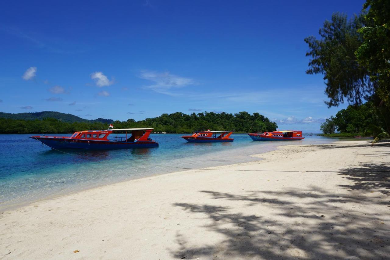 Blue Bay Divers Likupang Bangka Luaran gambar